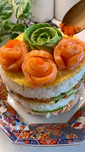 9.5K views · 30 reactions | Sushi cake  a cute twist on traditional sushi 﫶 #sushi #sushicake #easysushirecipe #EasyRecipe | tiffoodss | Facebook