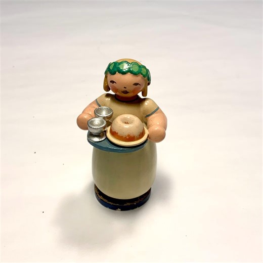 Vintage Erzgebirge Wendt Kuhn Girl With Tray, East Germany, Ca: 1960s. - Etsy