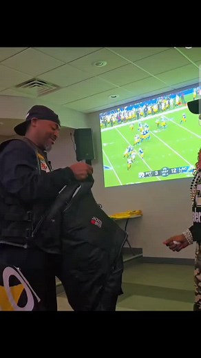 23 reactions · 9 comments | Congratulations @veronicairodriguez!!! Just got vested in our @fanofthelogopittsburgh chapter! Way to go V Money$$ | Fan Of The Logo Arizona | Facebook