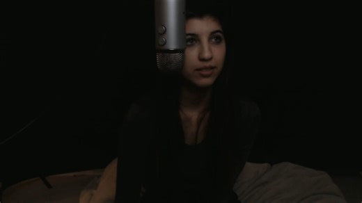 某年的直播ASMR Chillin' with my buns ;)