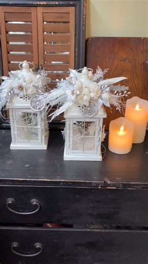 生徒様作品㈒ ㏸ 㐍 ゃ ㈒ DAY2ˎˊ˗ それぞれが思い描く白い世界を形に❄️ ステップアップクラスでは "花で表現する"という事にも挑戦！ 屋根に積もった雪の感じや 雪が溶けて キラキラする様子などを想像しながら〜✨ 作品が完成した時の達成感が嬉しいですね♡ #五城目町ohana #秋田習い事 #ohanaレッスン #ホワイトクリスマス　#クリスマス秋田 | ohana | Facebook