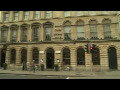 English File Beginner 9 & 10 - An Unusual Hotel in Oxford