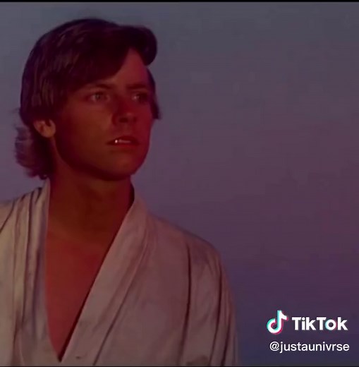 Star Wars A New Hope (1977) /// Binary Sunset Theme ///Definitely my favorite theme. /// #starwars #lukeskywalker #johnwilliams #scifi #anewhope #movie #cinematic