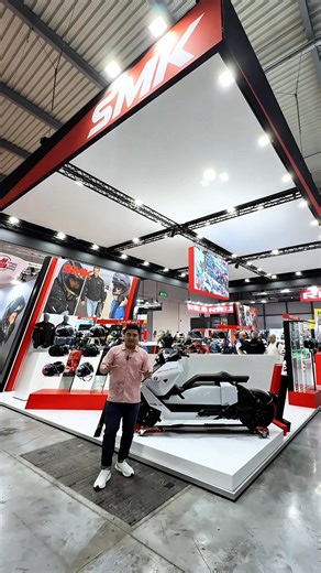 Spotted by Motoworld and MotoMarket, the SMK Helmets booth stood out with its big, world-class setup! 💯💥 Each helmet is built with style, comfort, and international safety standard, giving riders protection they can trust. 🏍️🇵🇭 It’s that perfect blend of affordability and global style, world-class design made accessible, just like how Motoworld and MotoMarket delivers it back home. 🌍✨ #MotoworldPH #MotoworldPhilippines #MotoMarketPH #SmkHelmetsPH #SmkPH #SmkIsYou #Eicma2025 | Motoworld Phi
