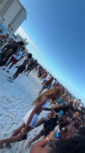 the hood was thick af yesterday | hood