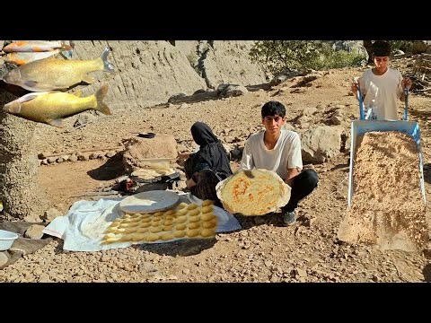 🏞Nomadic life:Baking local bread on a fire by a nomadic woman 🍞 | and fishing by the roaring rivers🎣