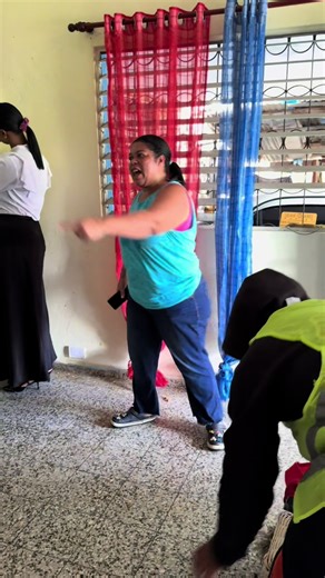 Desalojo en Fantino: Madre de Arba de la Cruz Impactada