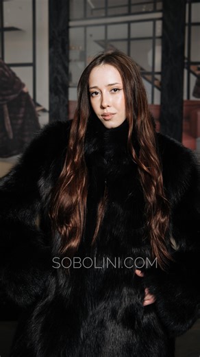 𝑒𝑥𝑐𝑙𝑢𝑠𝑖𝑣𝑒 𝑓𝑢𝑟 𝑠𝑎𝑙𝑜𝑛 𝑏𝑟𝑎𝑛𝑑 𝑇𝑀 𝑆𝑂𝐵𝑂𝐿𝐼𝑁𝐼 on Instagram: "Наявність 🖤❤️ Шубка з хутра blue fox Довжина 85см Розмір ✅ (42-46) Ціна 990$-50$=940,00 $ 💥 Сумка шкіряна пітон 🐍 (500$) In stock 🖤❤️ Blue fox fur coat Length 