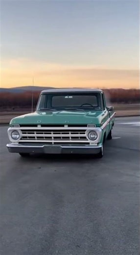 Ford F100 Overview | Classic American Pickup 1967! #automobile