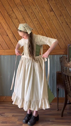 One (not so) spring chicken, serving spring idioms and cluckery 😂🧹🤒🐓🌷🌧️ Say hi to Big Bubba! 🥹 and to Son de Flor’s spring arrival: the Pinafore dress in Matcha Latte. So versatile and gorgeous 🥰 creative outfits | idioms | spring outfits | ootd | spring vibes | style inspo | aesthetic outfits | chickens | fashion reel #mysondeflor #gifted #springcollab #springaesthetic #audlymade #springoutfitinspo #slowlifestyle #chickensofig #fashiontok #outfitcheck