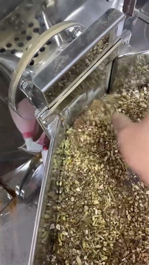 automatic grinding machine for spices #crusher #machine #factory