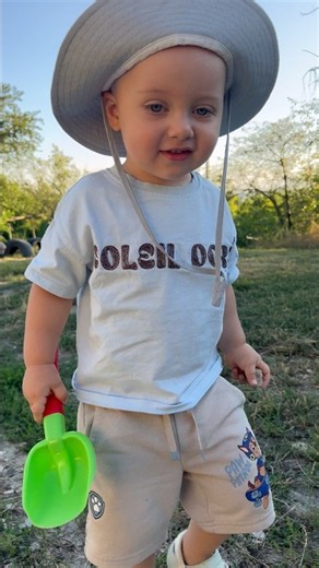 Walking up to say hi! 💚👶 #shorts