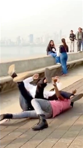 🤣🫣Muje ladke ne utha ke fek diya 😂😅 #youtube #youtubeshort #yt #funny #viral #trending #candy