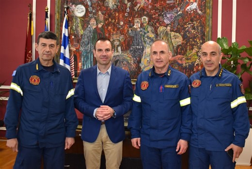 Επίσκεψη του νέου Γενικού Επιθεωρητή Πυροσβεστικού Σώματος Βορείου Ελλάδος στον δήμαρχο Καστοριάς (φωτο) - fouit.gr