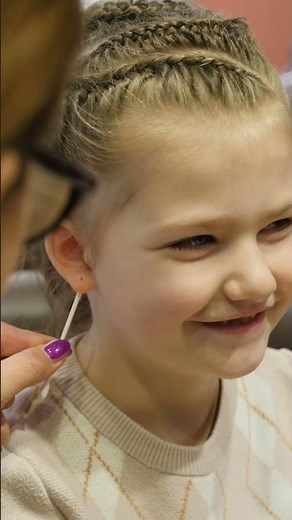 Ohrloch stechen bei Juwelier & Leihhaus mit dem Studex System 75