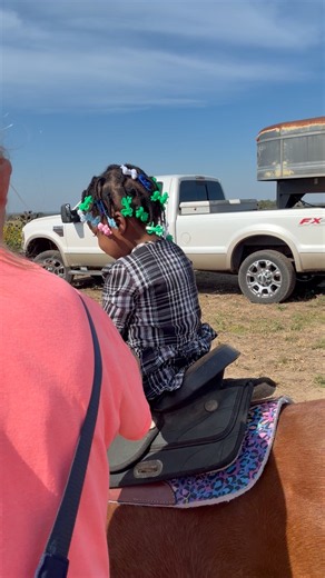 Janelle’s 1st Pony Ride 🏇🏾💖