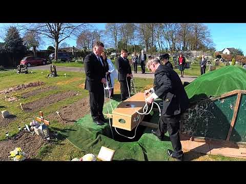 Live Funeral Streaming at Randall’s Park Crematorium, Leatherhead | 18th May 2020