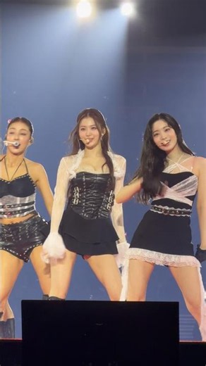 Twice #Park Ji-hyo #sana #Kim Do-hyun #Seoul Concert