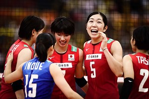 Coach Nakada has revealed her 2020 roster which includes 2012 Olympic bronze medalists Erika Araki & Risa Shinnabe. The 35 year old middle blocker Araki, who has played for the national team for over a decade, is the chosen team captain. JAPAN's 2020 ROSTER: https://bit.ly/3c8YINg | Volleyball World