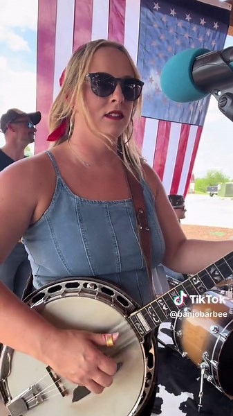 Banjo Picking in Johnson City, TN: A Summer Vibe