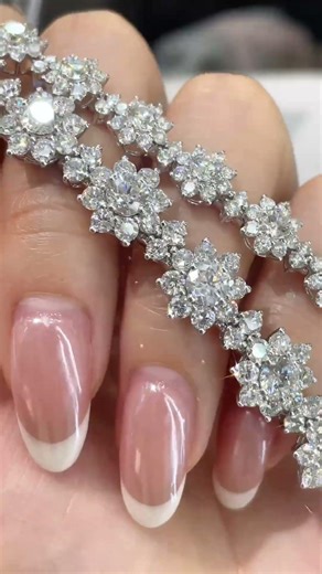 Full Diamond Snowflake Bracelet | Wear the Winter Starlight on Your Wrist ✨