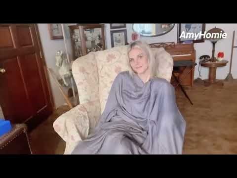 “How to Style a Cozy Living Room | Casual Toss Blanket Styling Tips 🛋️✨”