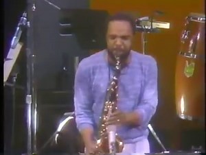 Missing the wonderful Grover Washington Jr on his birthday. Grover was special and could play straight ahead, classical to contemporary. This band has so many members we miss dearly: #RalphMcDonald, #EricGale, #RichardTee...hard to believe. But we've got Dr. Steve Gadd on the drums and #AnthonyJackson on bass and #Paul Griffin on synthesizers. This performance of Mr. Magic was recorded in Grover's hometown of Philly in 1981. | JazzCorner