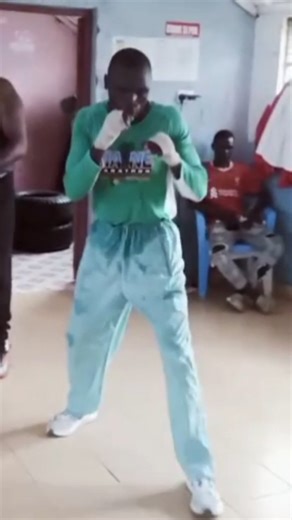 Shadow Boxing. How to shadow box like a pro. #shadowboxing #shadowboxlikeapro #shorts #boxing