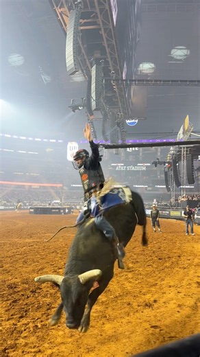 123K views · 5.8K reactions | Cort McFadden gets started off right inside AT&T Stadium  | Oklahoma Wildcatters | Facebook