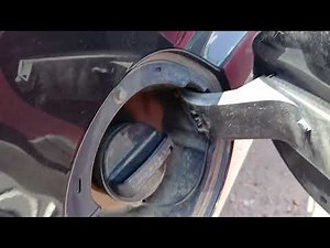 How to Fill the Gas Tank in a Chevy Equinox (2010–2017)