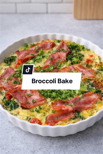 Simple Broccoli Bake – save this recipe 👇 This one turned out surprisingly good 🥦✨ A simple, savory broccoli bake with eggs, cheese, and crispy bacon – perfect for an easy lunch or dinner. Comfort food, but still balanced. Ingredients \t•\t200 g broccoli (about half a crown), chopped \t•\t½ red bell pepper, finely chopped \t•\t4 eggs \t•\t50 g Parmesan cheese, grated \t•\t5 slices of bacon, chopped \t•\tSalt \t•\tGarlic \t•\tChili con carne spice mix #broccoli #airfryerfrau #airfryer #healthym