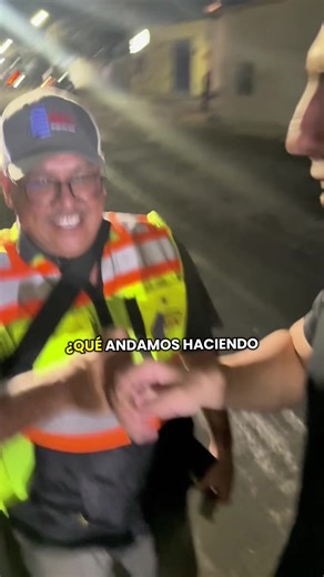 Noche de regar magia y carpeta! PURO ALV! #arreglandolasvialidades #alv #apodaca #apodacaalv #nuevoleon