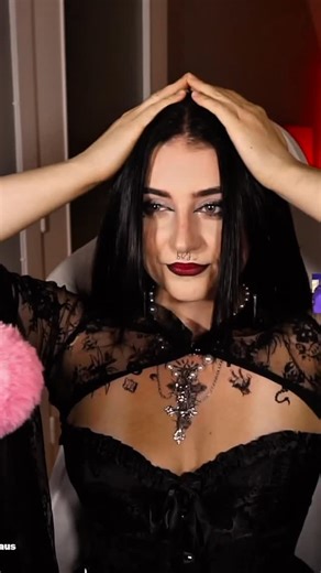 LEONIE K. 🦞🐚🌸🌞 on Instagram: "Your new fav goth mommy huh? #goth"