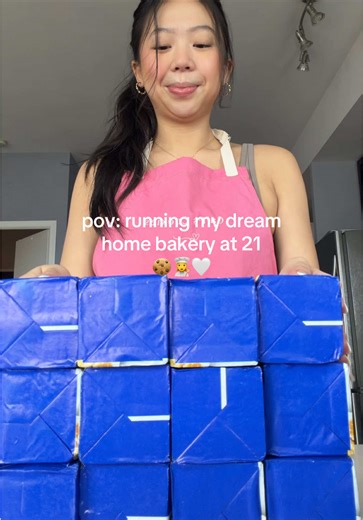 spoiler alert: i did not have much studying time after baking today 😅 if you’re a home baker looking to start, grow, manage orders, and actually sell out, comment SYSTEM and i’ll send you the guides that breaks down exactly how i manage my business while in univeristy. #cookies #cookiebusiness #homebaker #bakingbusiness #universitystudent