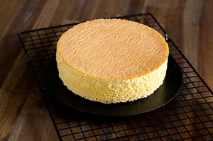 Puhast vanilijev biskvit, ki vedno uspe - SKETA.si -TORTE