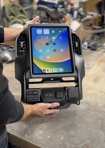 CarPlay Is Better Than Android Auto, But an iPad Dashboard Puts Both of Them to Shame