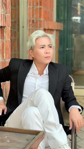 TH | Don't ever look away on escalators! 🛑[TRACYHERO]#kindperson #respect #help #trending #shorts