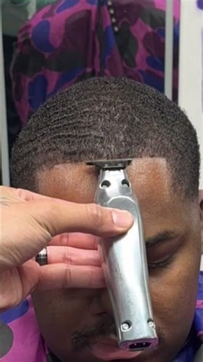 Need a hairline master? Link in bio #frankfordbarber #barber #northphillybarber #lineups #haircut