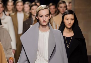 Fashion Week : le dernier défilé de Christophe Lemaire pour Hermès en live - Elle