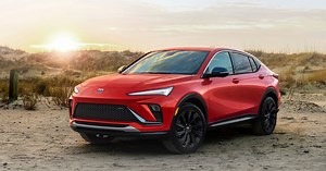 Edmunds stylish SUV test: Buick Envista vs. Nissan Kicks