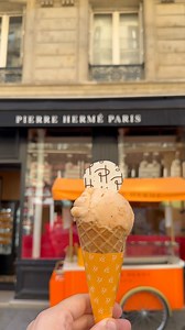 🇫🇷 Les glaces et sorbets Pierre Hermé Paris, des créations glacées parfaites pour l’été ! 🍦 Retrouvez nos chariots de glaces et sorbets devant une sélection de boutiques* et, dans chaque boutique Pierre Hermé Paris, découvrez l’intégralité de notre collection glacée à savourer sans modération. Et pour prolonger le plaisir tout l’été, faites-vous livrer nos créations glacées directement chez vous, partout en France métropolitaine. 📍*Infiniment Chocolat - 23 Boulevard des Capucines, Paris 2ème