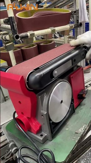 With easy installation and powerful performance, the Belt Sander transforms your sanding tasks 🤩