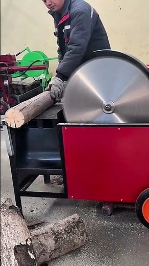 The process of cutting wood using an automatic sharp machine