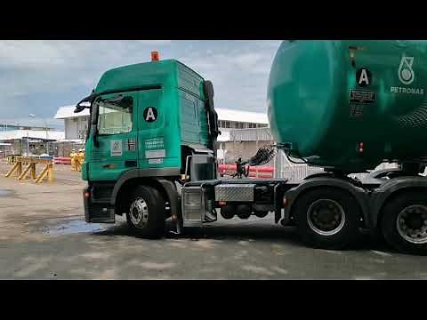 Shaziman transport sdn bhd LNG 1st in Malaysia