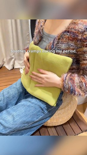  【USB Electric Hand Warmer】Instant warmth upon contact—your portable sun in -15°C winters! ✨ Explosion-proof ceramic heating element with three temperature settings prevents burns, providing all-around warmth for waist/abdomen/knees~  Type-C fast charging: 10 minutes of charging delivers 2 hours of use—effortless for outdoor commutes! | Laveberry | Facebook