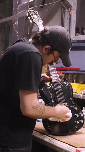 68K views · 599 reactions | Get exclusive access to a place we rarely show anyone—the Gibson Custom Murphy Lab. ▶️ https://bit.ly/4qfLnrO Watch the full Gibson Gear Guide video for an inside look at the painstaking processes that go into aging a Murphy Lab guitar, plus a sneak preview of what’s coming down the line, including why our latest models are the best yet. | Gibson | Facebook