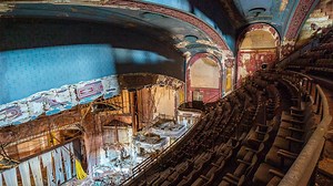 In this episode, we explore an abandoned theater complex with over 4,000 seats. Two theaters were built on top of each other, something that is extremely rare. Much of the detailed plaster has collapsed, but it is still possible to see how grand this theater once was. | The Proper People