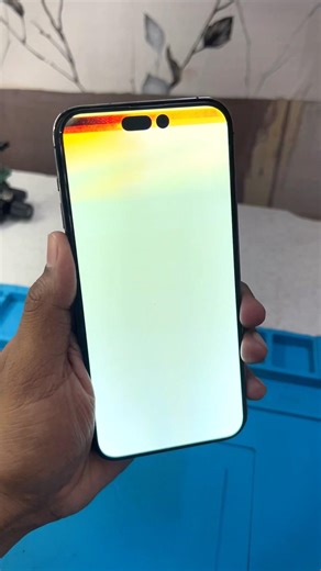 14 Pro Max Green Screen Fix