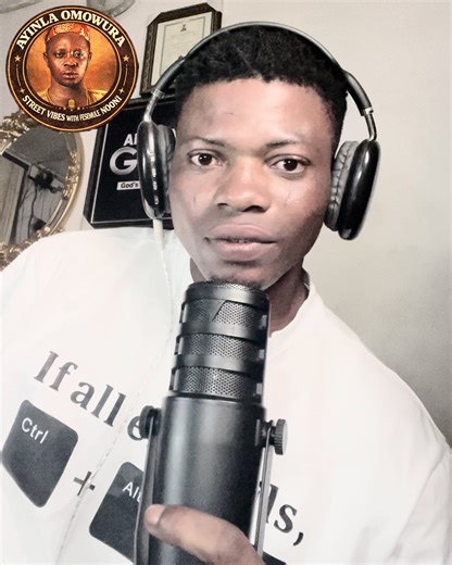 Ayinla Omowura – Orin Faaji 🥁Another powerful SP from the legendary Apala master Ayinla Omowura, also known as Egunmogaji. In this special track, he delivered deep messages with a fast tempo, and strong Apala rhythm that keeps the music lively and full of motion. As always, Egunmogaji speaks wisdom, praises people, and entertains at the same time. Truly, Egunmogaji good all the time! 💯 If you love this classic Sakara vibe, drop a comment, like, and share. 🥁🔥 #ayinlaomowura #foryou #tiktok