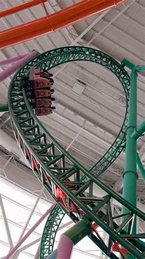 A little Shellraiser action for you today from Nickelodeon Universe at the @americandream #rollercoaster #coasterenthusiast #amusementpark #nickelodeonuniverse | Thrills & Magic